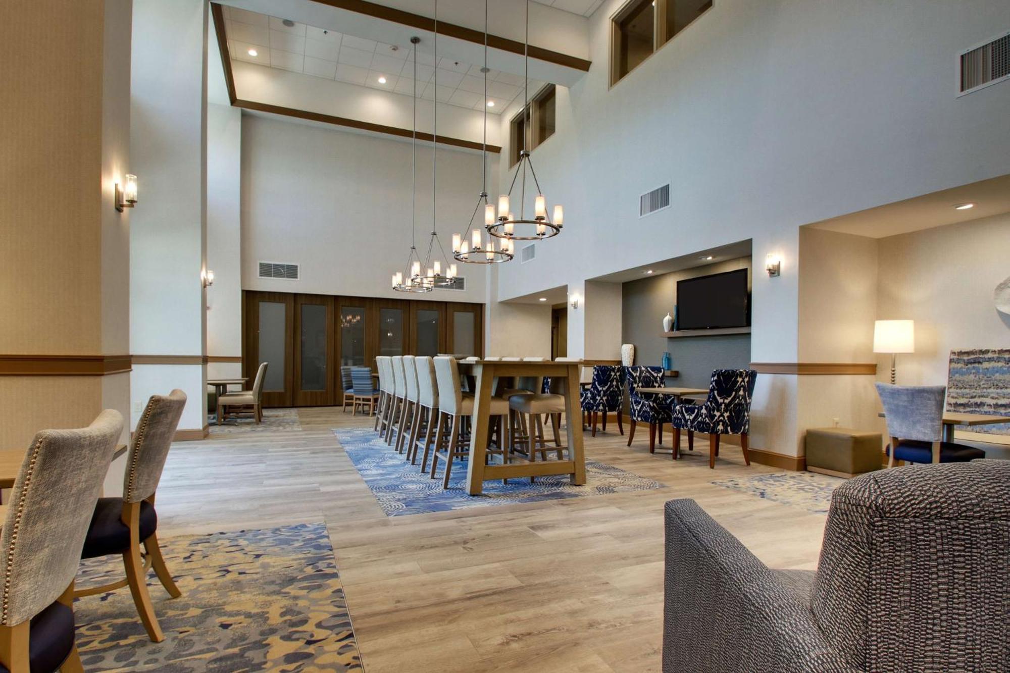 Hotel Hampton Topsail 3*